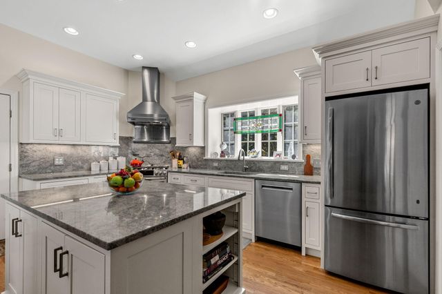 12 Pond Street, Brewster, MA 02631