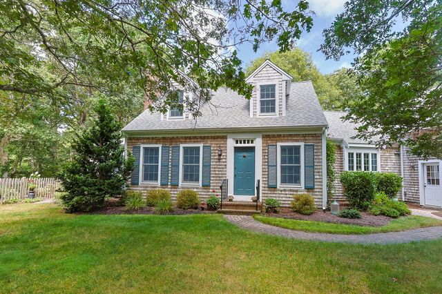 12 Pond Street, Brewster, MA 02631