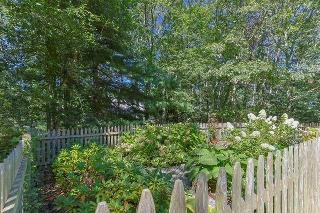 12 Pond Street, Brewster, MA 02631