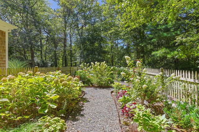 12 Pond Street, Brewster, MA 02631