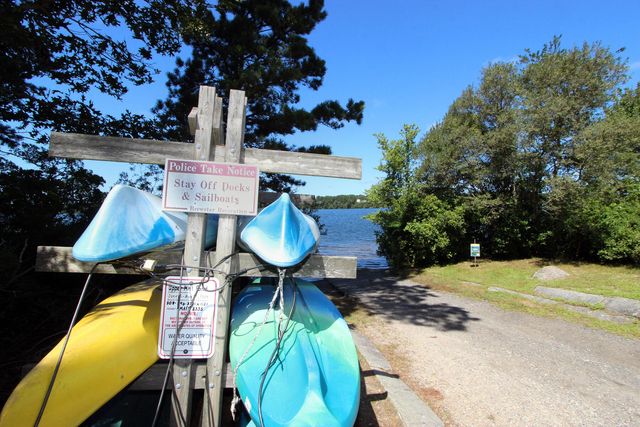 12 Pond Street, Brewster, MA 02631