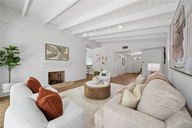 23000 Brenford, Woodland Hills, CA 91364