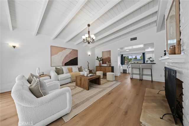 23000 Brenford, Woodland Hills, CA 91364