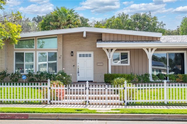 23000 Brenford, Woodland Hills, CA 91364