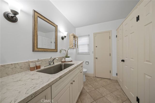 23000 Brenford, Woodland Hills, CA 91364
