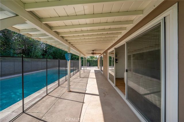 23000 Brenford, Woodland Hills, CA 91364