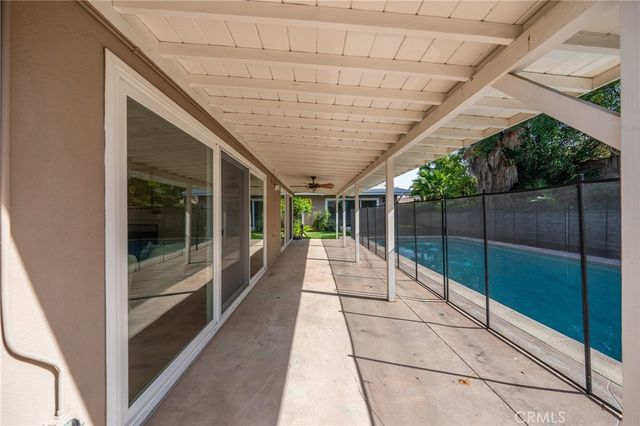 23000 Brenford, Woodland Hills, CA 91364