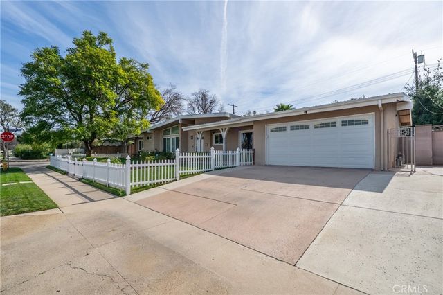 23000 Brenford, Woodland Hills, CA 91364
