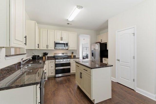 4925 Locherby Drive, Fairburn, GA 30213