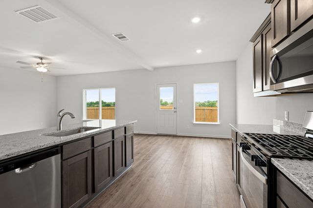 100 Thomas Paine Drive, Venus, TX 76084