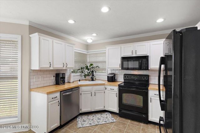 115 Ash Ridge Place, Pearl, MS 39208