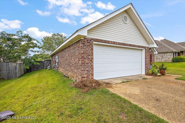 115 Ash Ridge Place, Pearl, MS 39208
