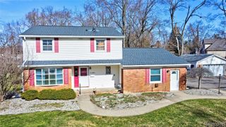 215 Parkview Boulevard, Orion Charter Township, MI 48362