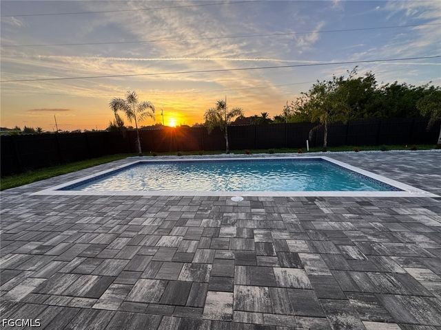 913 NE Juanita PL, Cape Coral, FL 33909