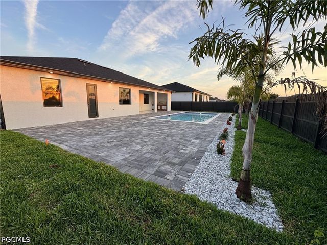 913 NE Juanita PL, Cape Coral, FL 33909