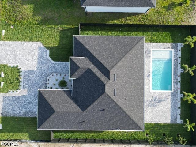 913 NE Juanita PL, Cape Coral, FL 33909