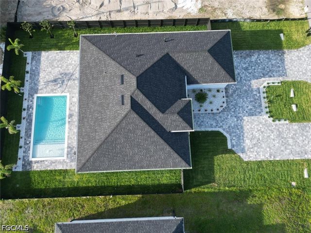 913 NE Juanita PL, Cape Coral, FL 33909