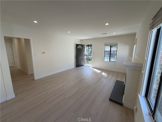3357 Honolulu Avenue, La Crescenta, CA 91214