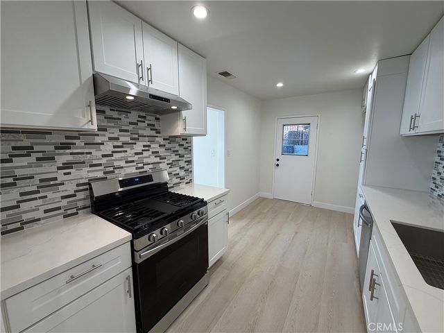 3357 Honolulu Avenue, La Crescenta, CA 91214