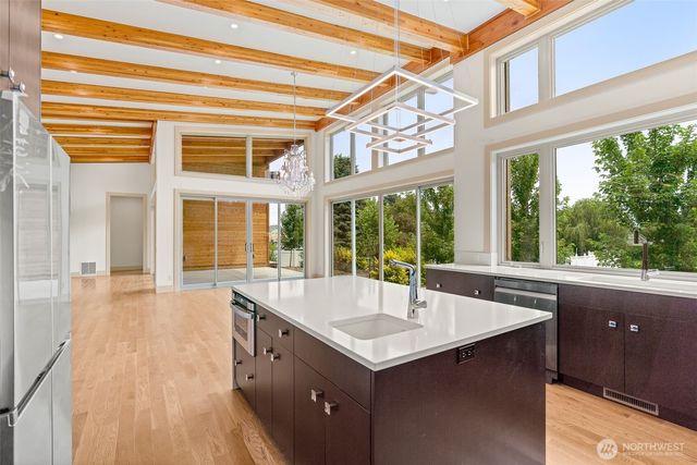 8 N 96th Avenue, Yakima, WA 98908