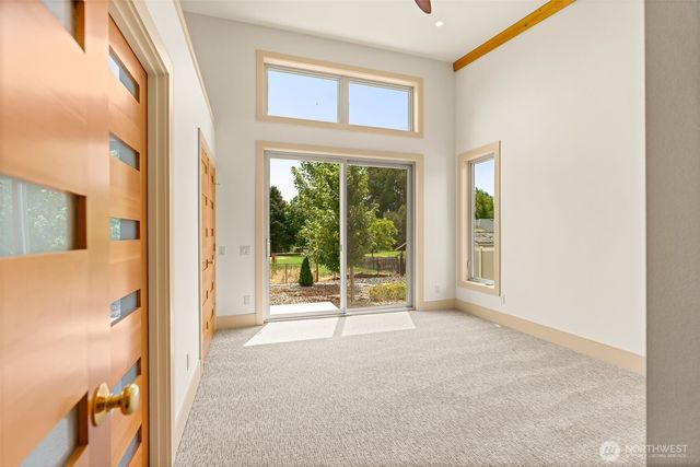 8 N 96th Avenue, Yakima, WA 98908