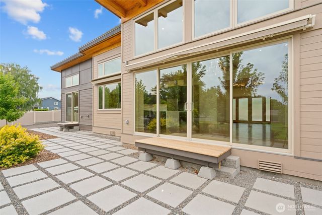 8 N 96th Avenue, Yakima, WA 98908