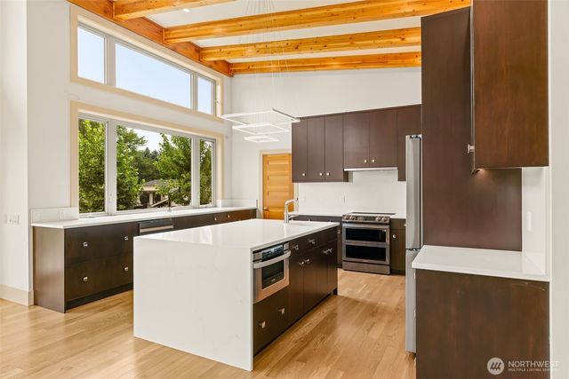 8 N 96th Avenue, Yakima, WA 98908