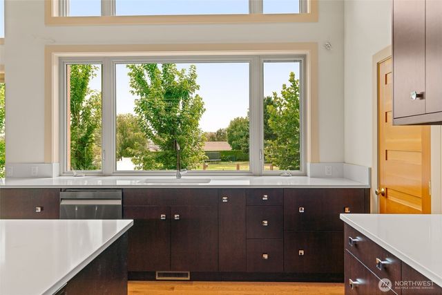 8 N 96th Avenue, Yakima, WA 98908