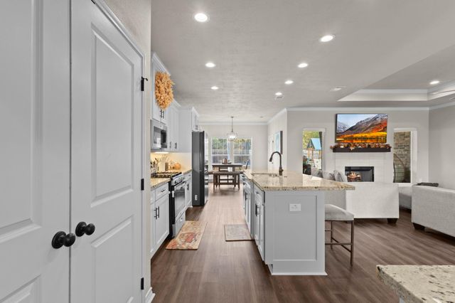 2175 Willowglen Drive, Beaumont, TX 77707