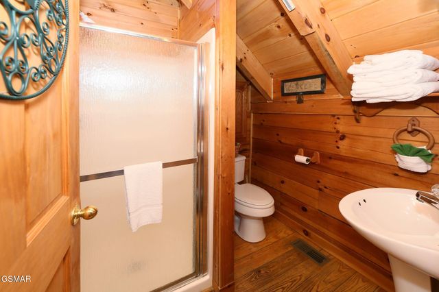 3030 Brothers Way, Sevierville, TN 37876