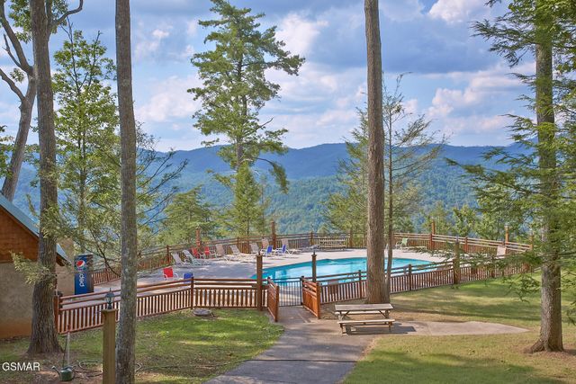 3030 Brothers Way, Sevierville, TN 37876