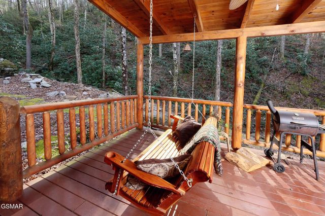 3030 Brothers Way, Sevierville, TN 37876