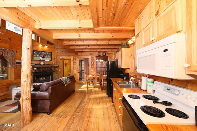 3030 Brothers Way, Sevierville, TN 37876