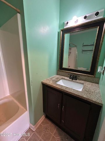 301 Paddock Place, Jacksonville, NC 28546