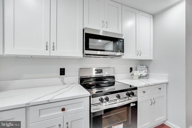 301 INGLESIDE DR, Fredericksburg, VA 22405