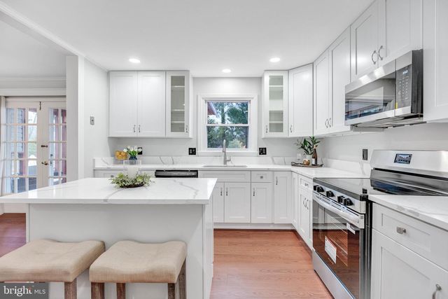 301 INGLESIDE DR, Fredericksburg, VA 22405