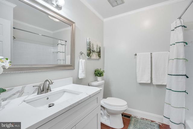 301 INGLESIDE DR, Fredericksburg, VA 22405