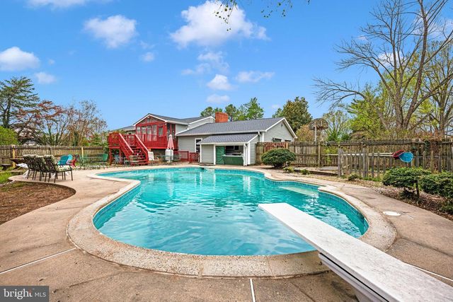301 INGLESIDE DR, Fredericksburg, VA 22405