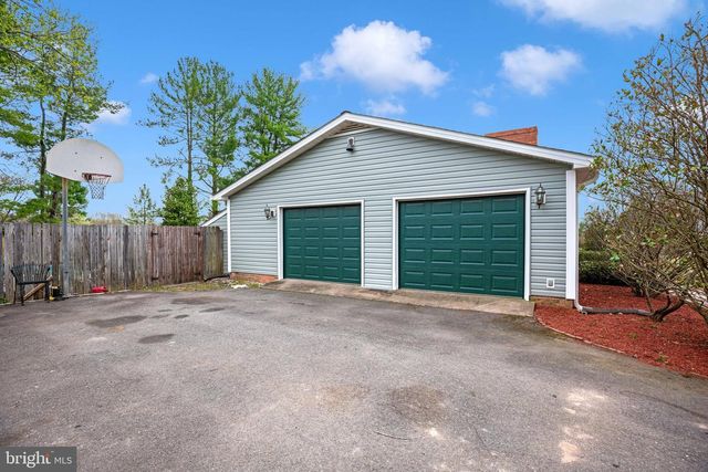 301 INGLESIDE DR, Fredericksburg, VA 22405