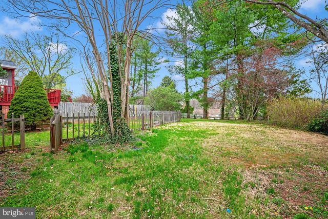 301 INGLESIDE DR, Fredericksburg, VA 22405