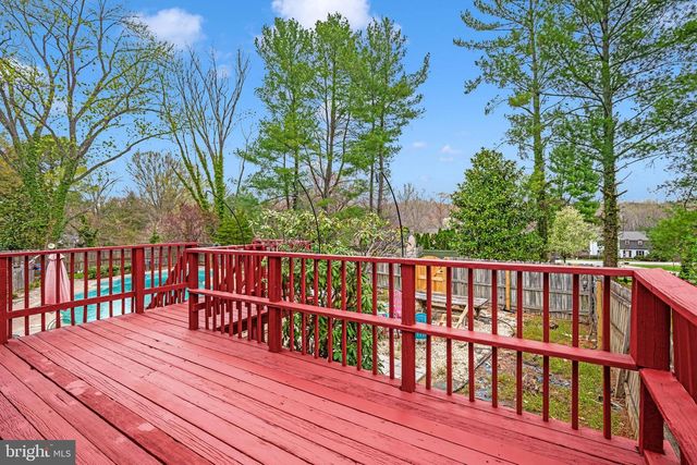 301 INGLESIDE DR, Fredericksburg, VA 22405