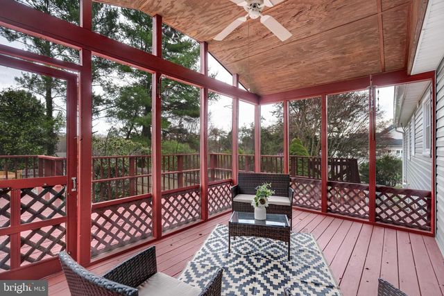 301 INGLESIDE DR, Fredericksburg, VA 22405