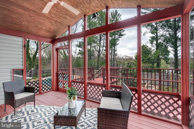 301 INGLESIDE DR, Fredericksburg, VA 22405