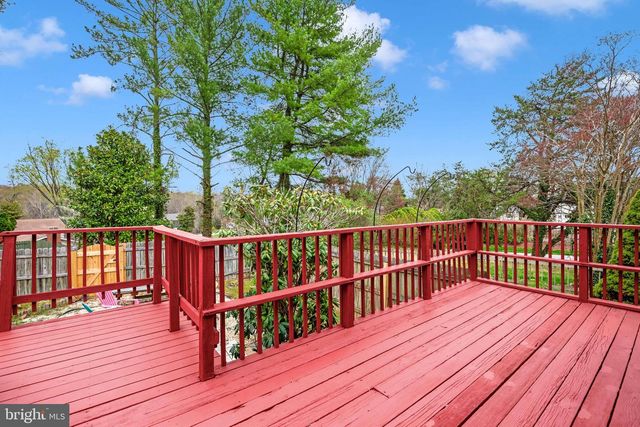 301 INGLESIDE DR, Fredericksburg, VA 22405