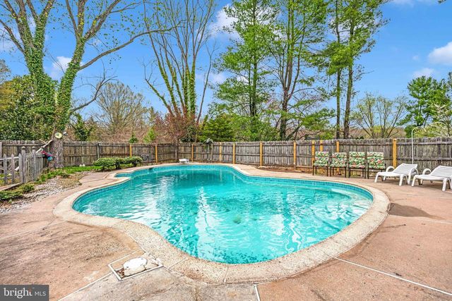 301 INGLESIDE DR, Fredericksburg, VA 22405
