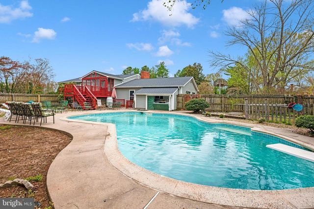 301 INGLESIDE DR, Fredericksburg, VA 22405