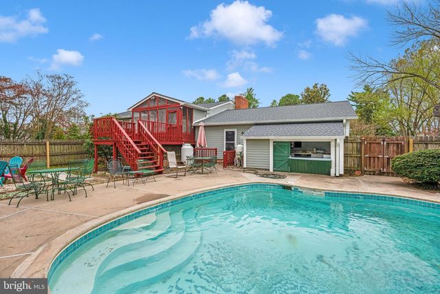 301 INGLESIDE DR, Fredericksburg, VA 22405