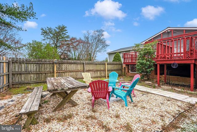 301 INGLESIDE DR, Fredericksburg, VA 22405