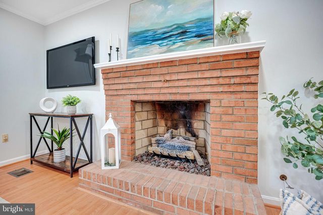 301 INGLESIDE DR, Fredericksburg, VA 22405