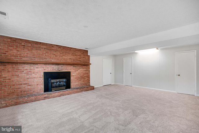 301 INGLESIDE DR, Fredericksburg, VA 22405